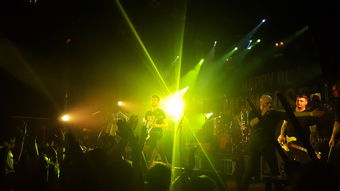 开云网页版-夜场足球赛事吸引年轻观众群体,夜场踢球